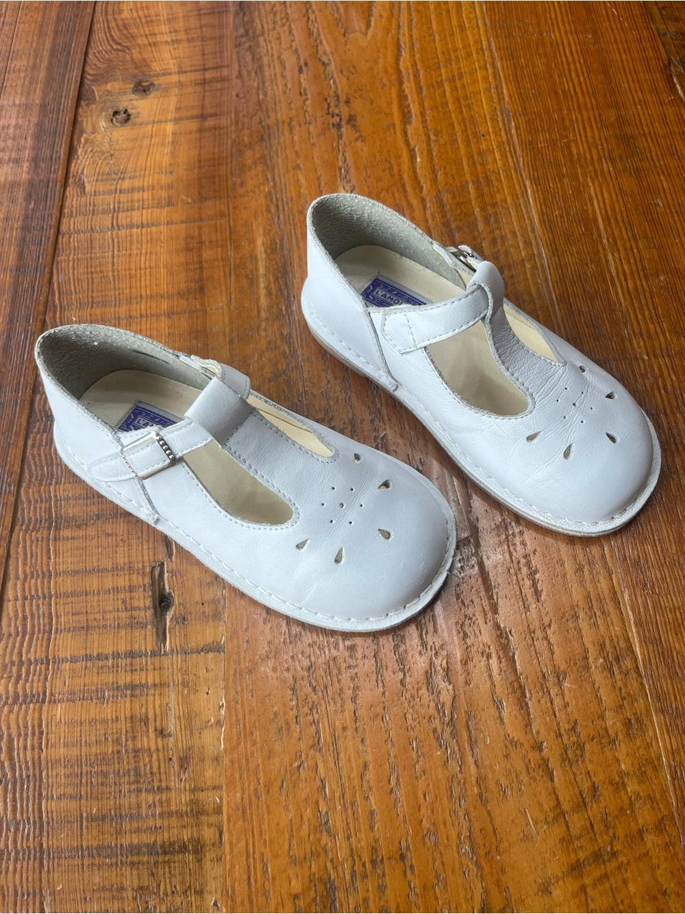 L'Amour White Girls' T-Strap Dress Shoe with Buckle Size 10 - Picture 3 of 15
